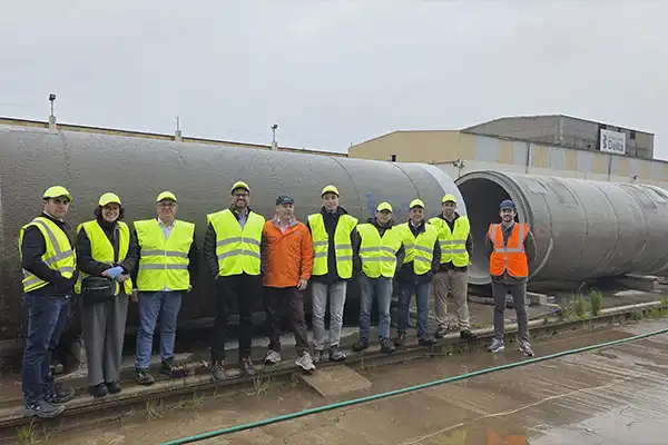 Prefabricados Delta ha rebut una visita del Ministeri d'Integació i Desenvolupament Regional del Brasil (MIDR) a la seva fàbrica de Puente Genil (Còrdova).